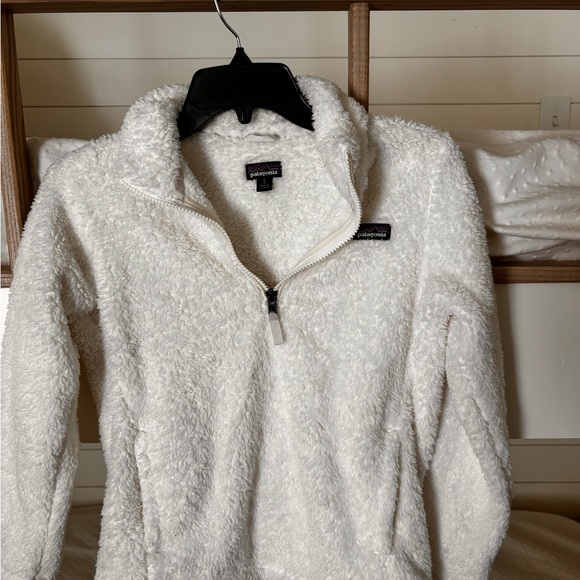 Patagonia Cream Fleece Jacket - Picture 1 of 2